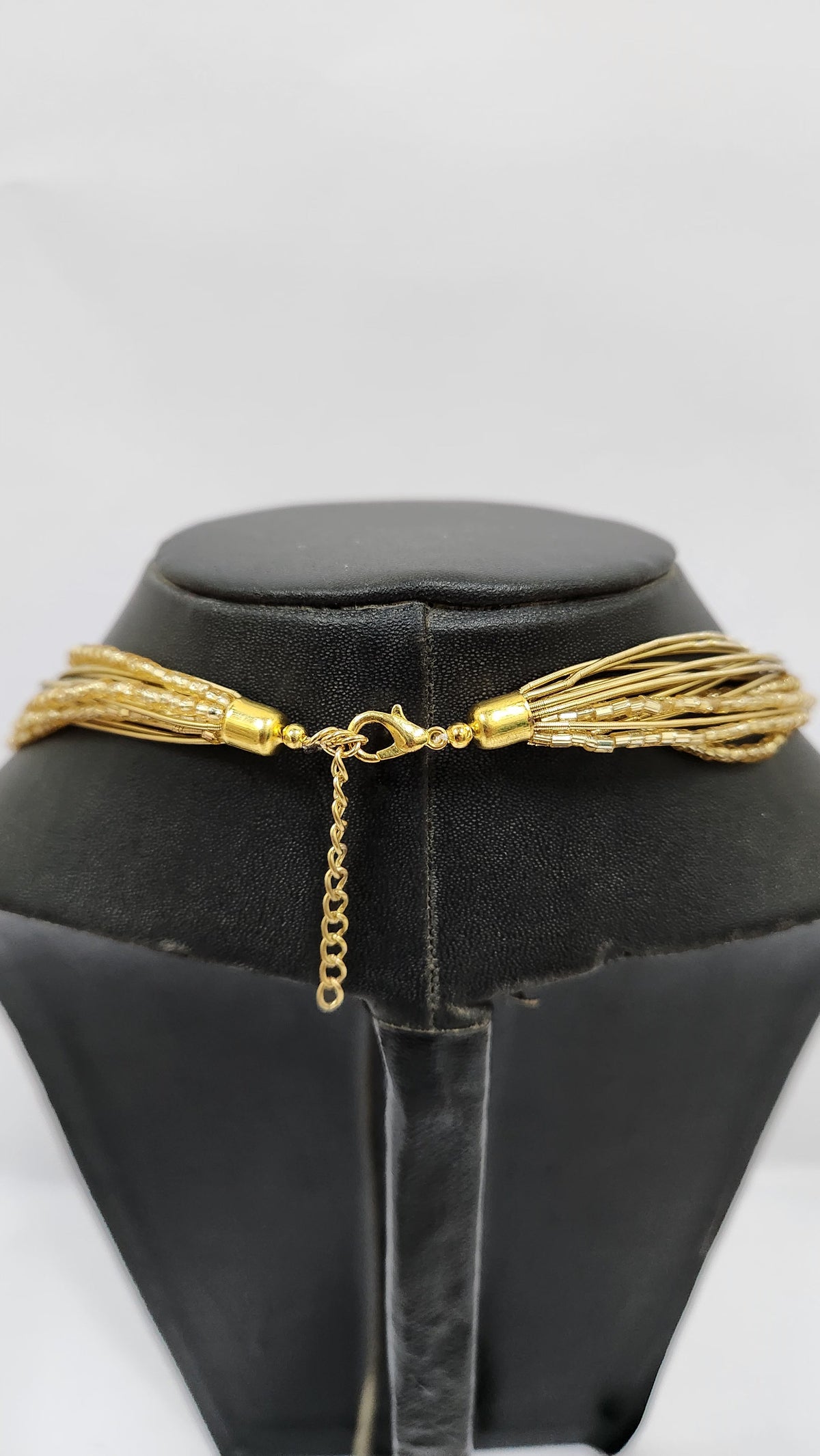 COLLIER DE PERLES DE ROCAILLE COULEUR OR CUTDANA