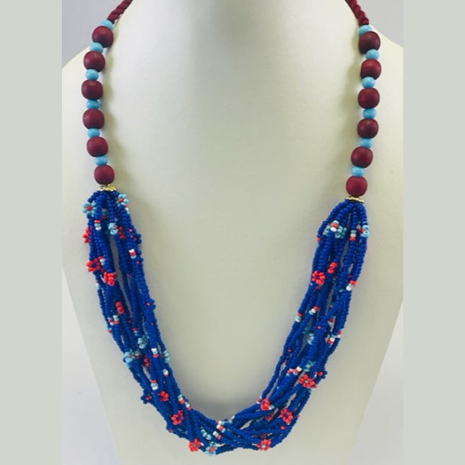 COLLIER PERLES EN VERRE ROUGES ET EN BOIS ET PERLES DE ROCAILLE BLEUES