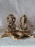 SH-145 MÉTAL BLANC AVEC FINITION LAQUÉE GANESH LAXMI AVEC DEEPAK