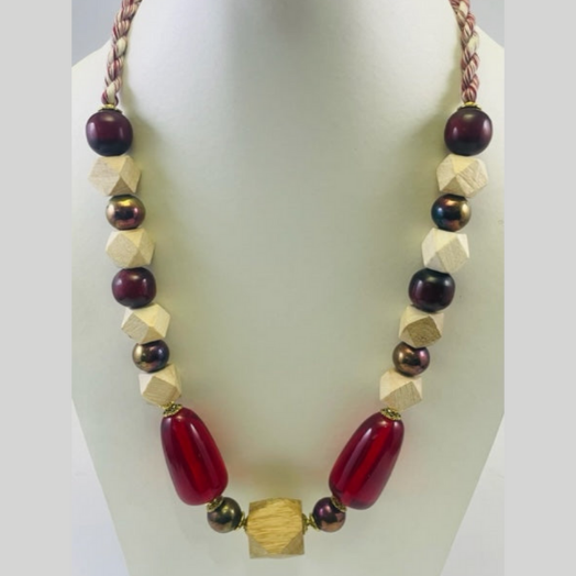 COLLIER EN BOIS, VERRE, RÉSINE AVEC PERLES ET FIL