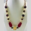 COLLIER EN BOIS, VERRE, RÉSINE AVEC PERLES ET FIL