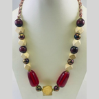 COLLIER EN BOIS, VERRE, RÉSINE AVEC PERLES ET FIL