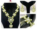 NK14593B ENSEMBLE COLLIER EN PLASTIQUE PERLES ET ROCAILLES BLANC ET VERT