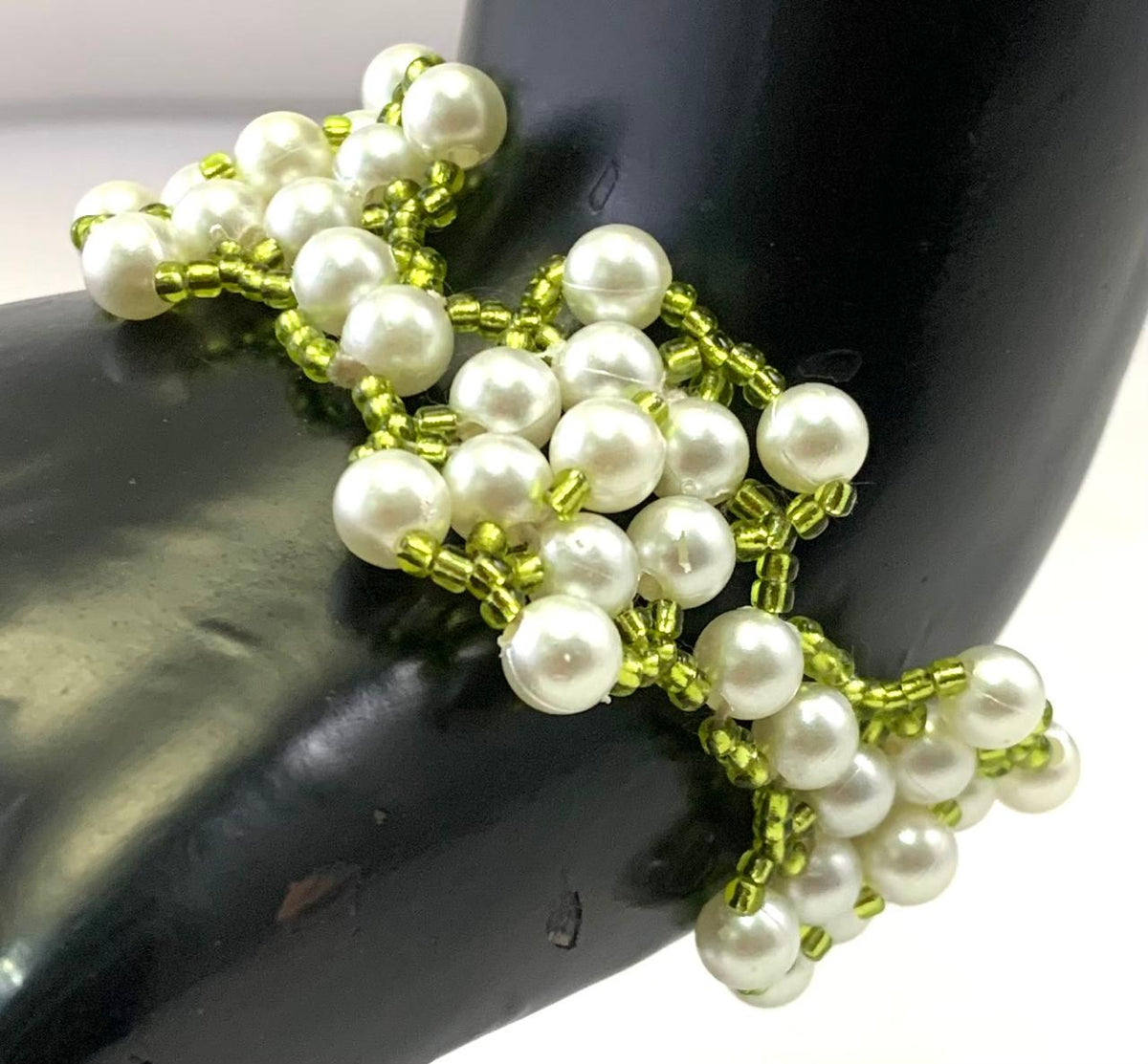 NK14593B ENSEMBLE COLLIER EN PLASTIQUE PERLES ET ROCAILLES BLANC ET VERT