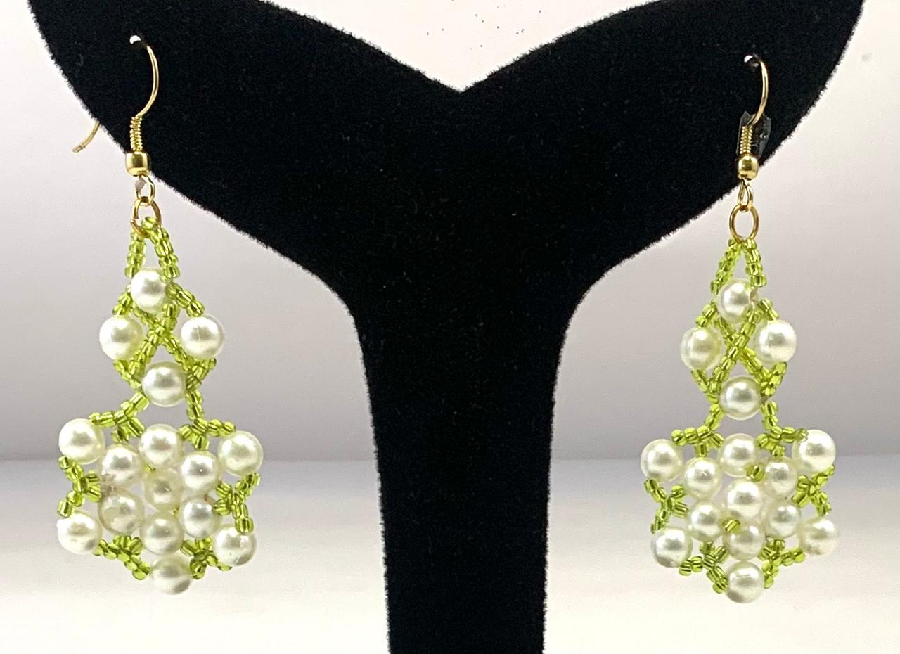 NK14593B ENSEMBLE COLLIER EN PLASTIQUE PERLES ET ROCAILLES BLANC ET VERT