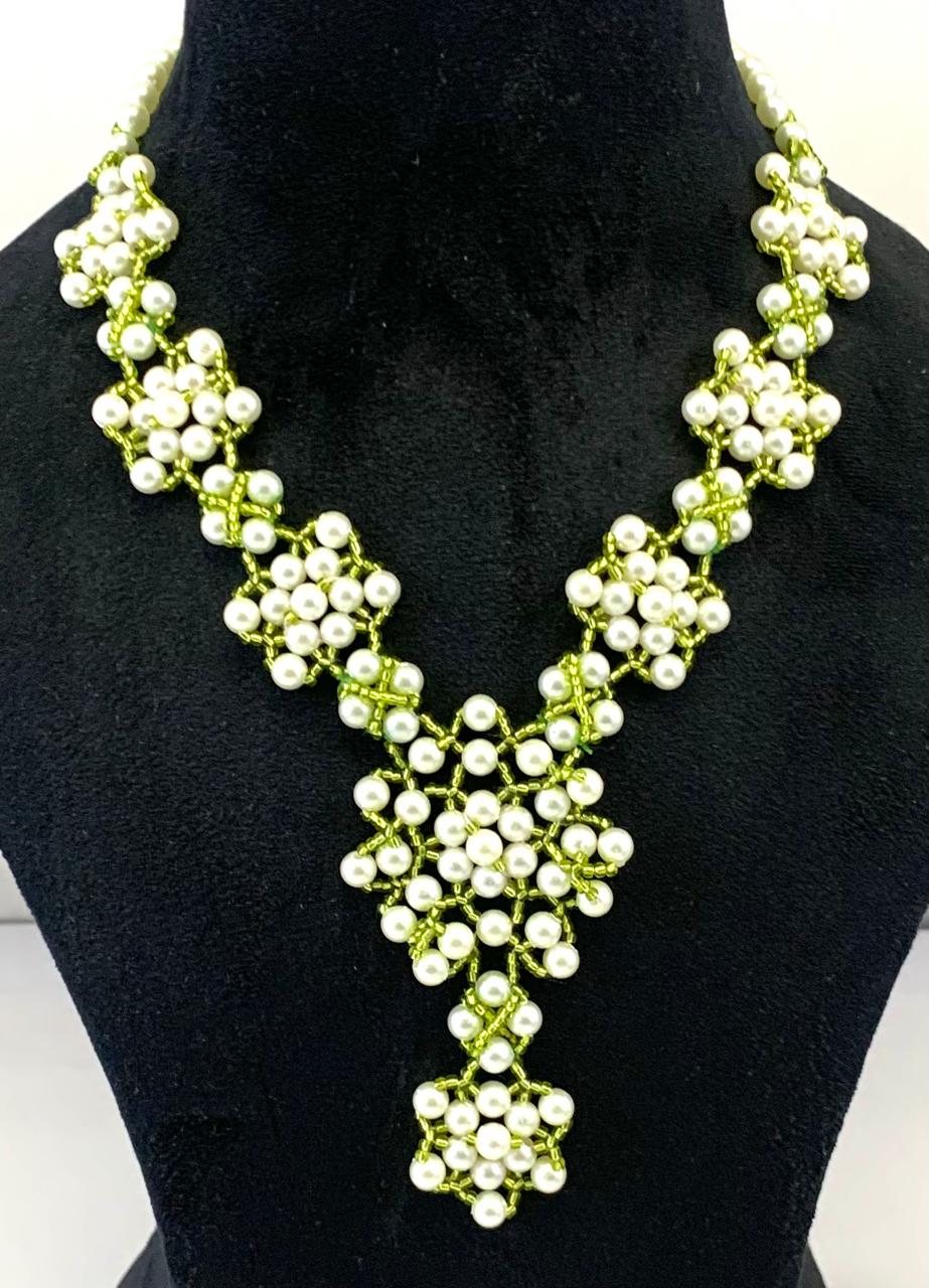 NK14593B ENSEMBLE COLLIER EN PLASTIQUE PERLES ET ROCAILLES BLANC ET VERT