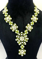 NK14593B ENSEMBLE COLLIER EN PLASTIQUE PERLES ET ROCAILLES BLANC ET VERT