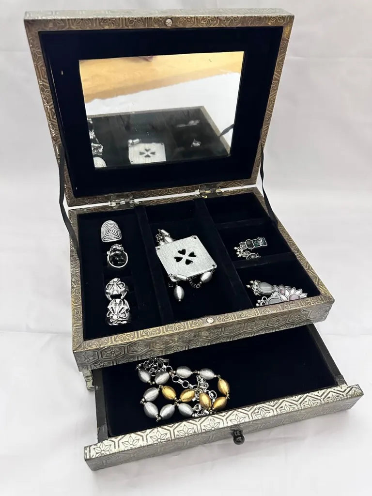 Handcrafted Antique-Finish Keepsake Box with Geometric Star Pattern