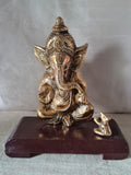 SH-136 GANESH JI EN MÉTAL BLANC AVEC VERNIS LAQUÉ ET SOCLE