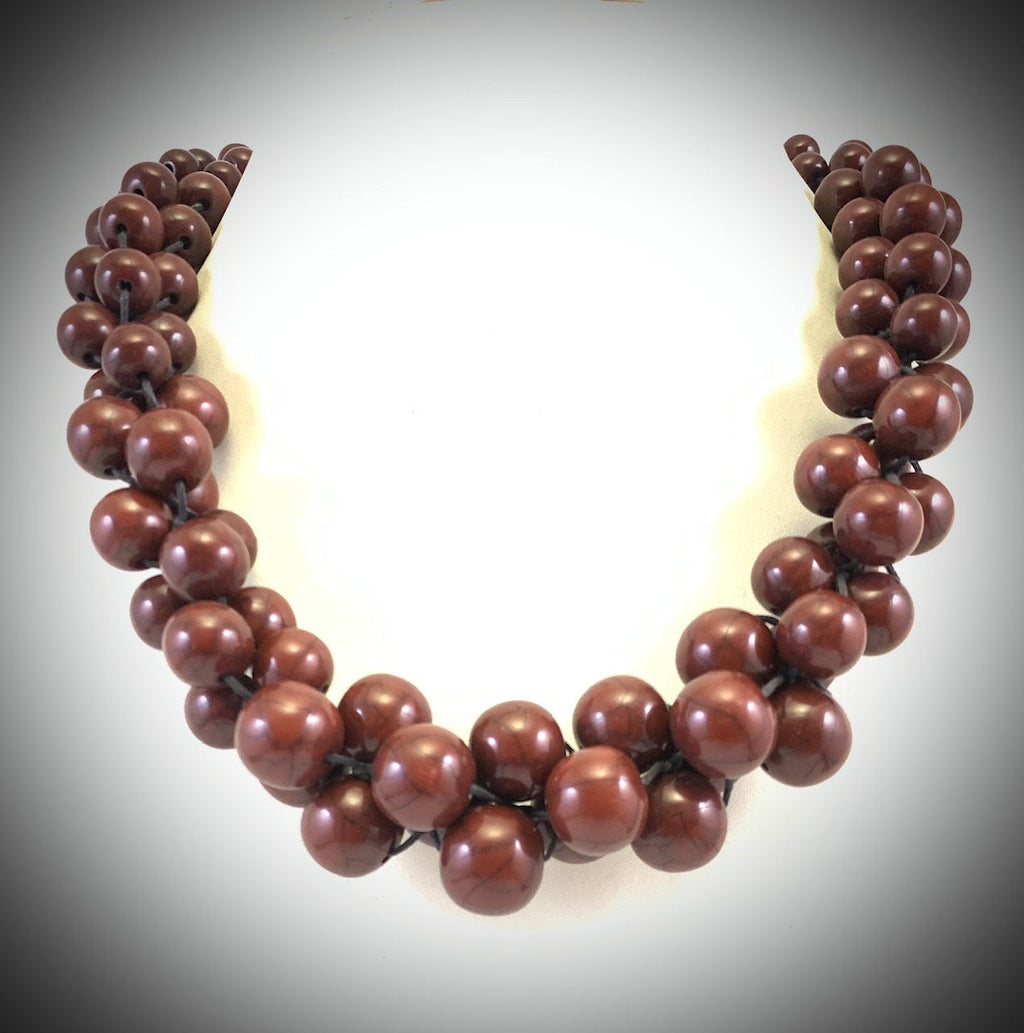 NK10021E CHERRY RESIN BEAD BRAIDED NECKLACE