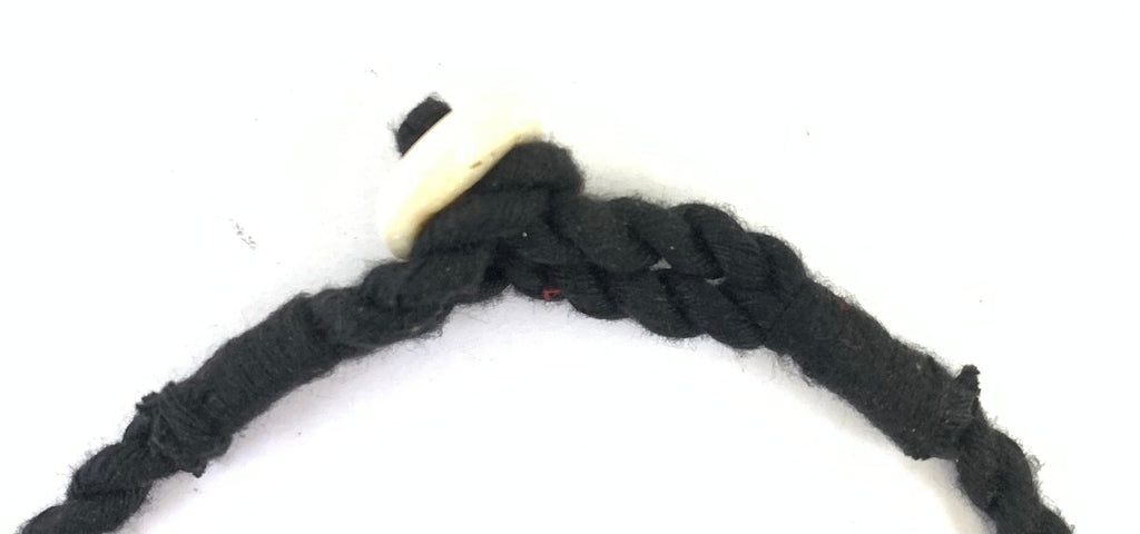 NK14943A COLLIER EN RÉSINE/PERLES EN BOIS AVEC DISQUE EN ALUMINIUM ET FIL TRESSÉ