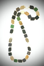 NK14764 COLLIER PERLES CORNE AVEC BOUCLE ET MAILLONS
