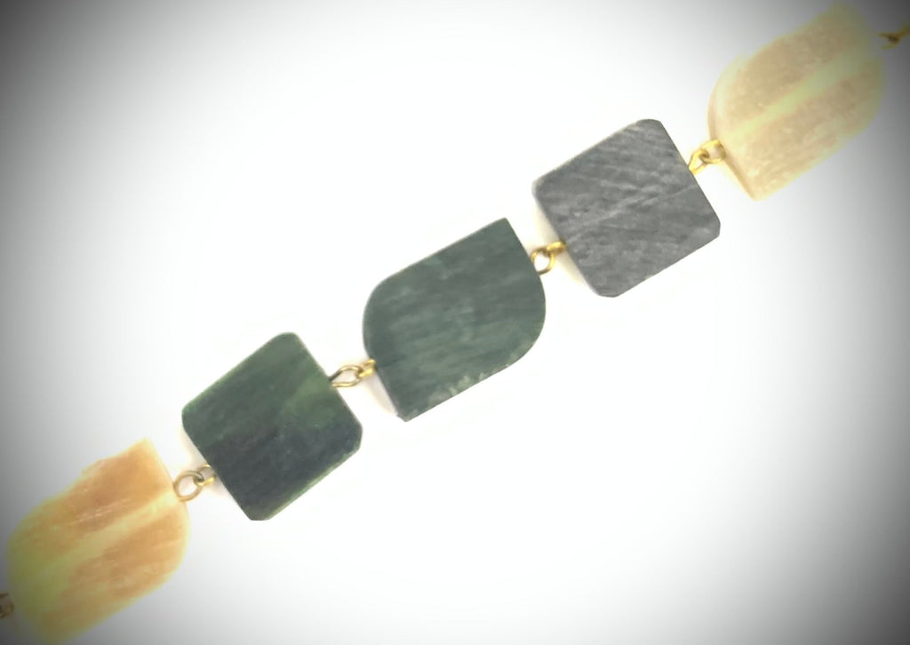 NK14764 COLLIER PERLES CORNE AVEC BOUCLE ET MAILLONS