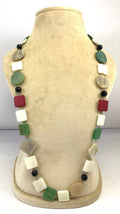 NK14849 COLLIER EN CORNE/OS/PERLES DE VERRE