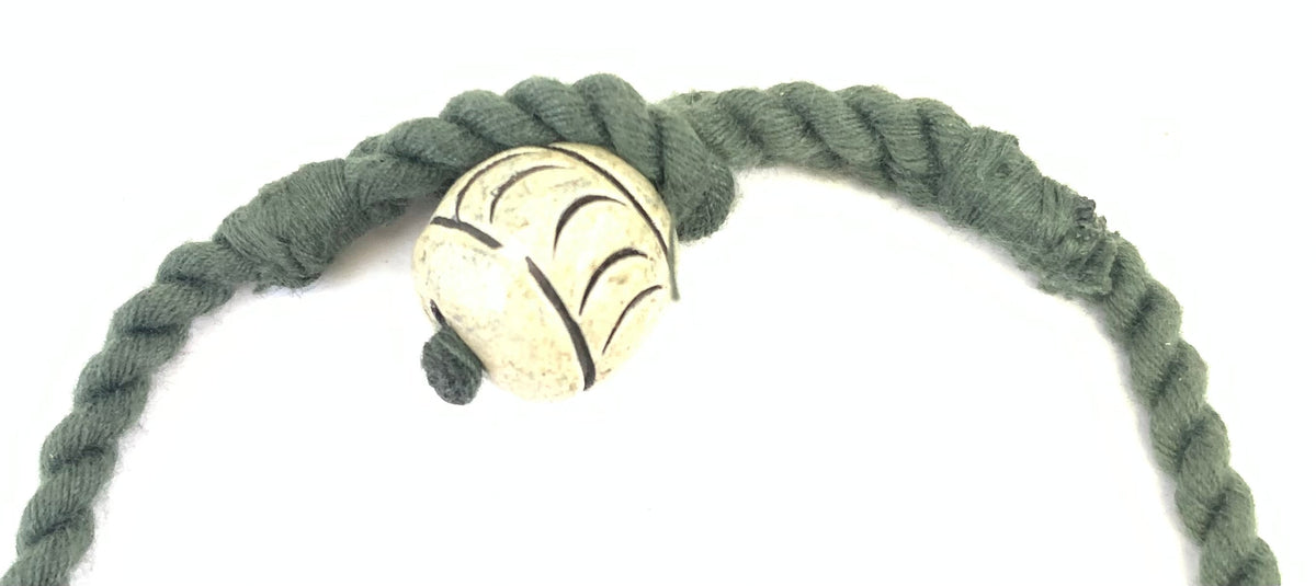 NK14909 HALSKEKETTE AUS TONPERLEN MIT GEFLOCHTENEM FADEN