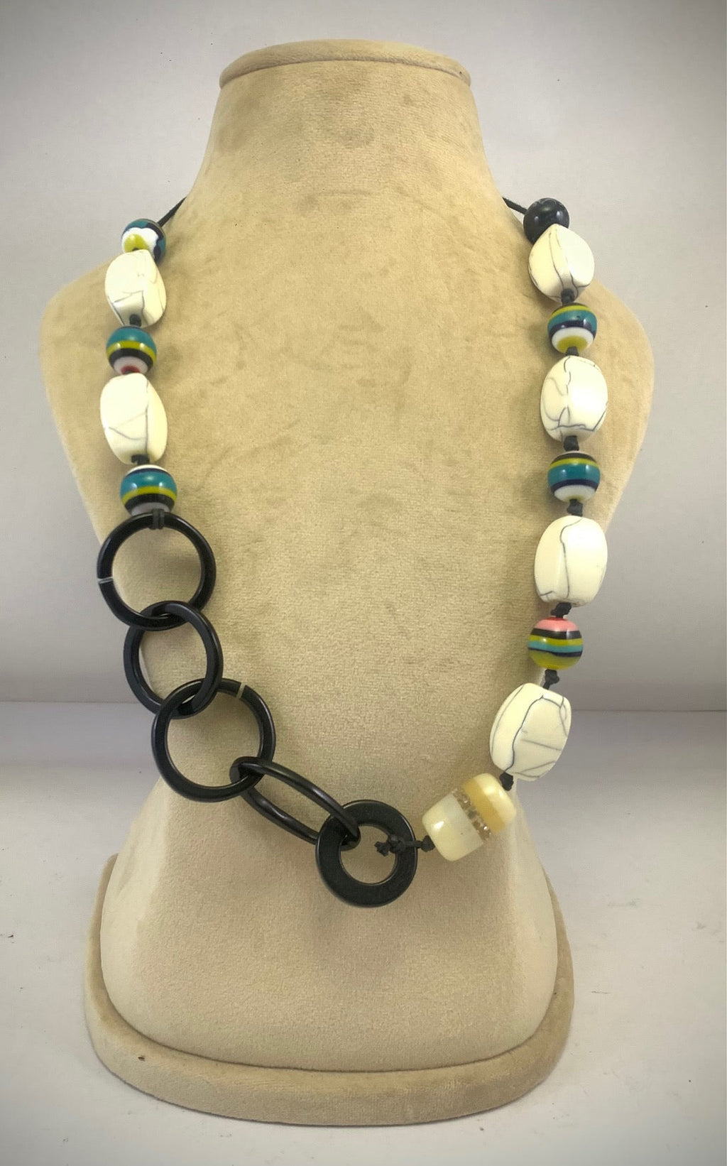 NK14959 RESIN BEAD/RING WITH BLACK  WAXCORD NECKLACE