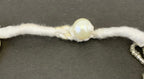 NK15018 - COLLIER À NŒUD EN PERLES DE GRAINES BLANCHES