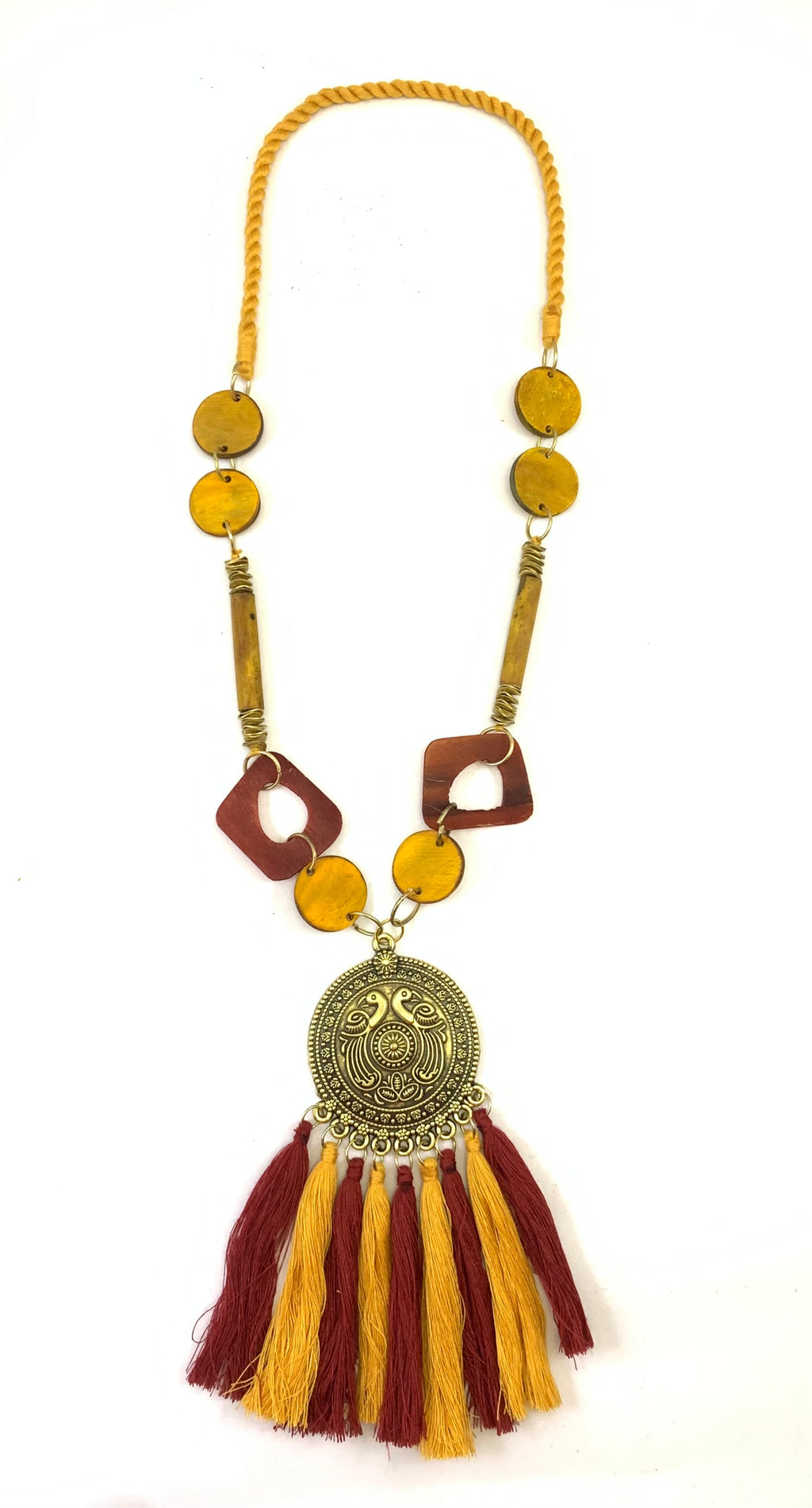 NK8534 - COLLIER PENDENTIF CORNE PERLE/ANNEAU MÉTAL DORÉ & POMPON FIL