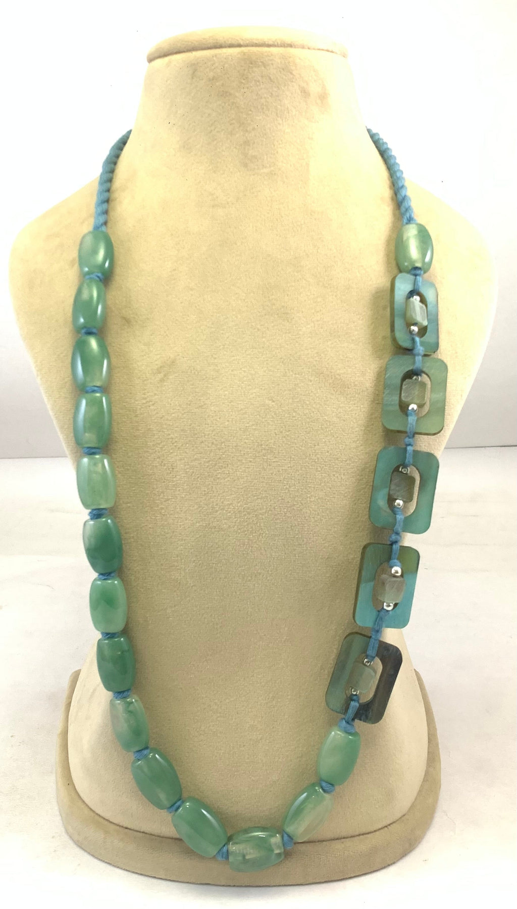 NK15153- COLLIER EN RÉSINE/PERLE EN CORNE/ANNEAU AVEC FIL TRESSÉ