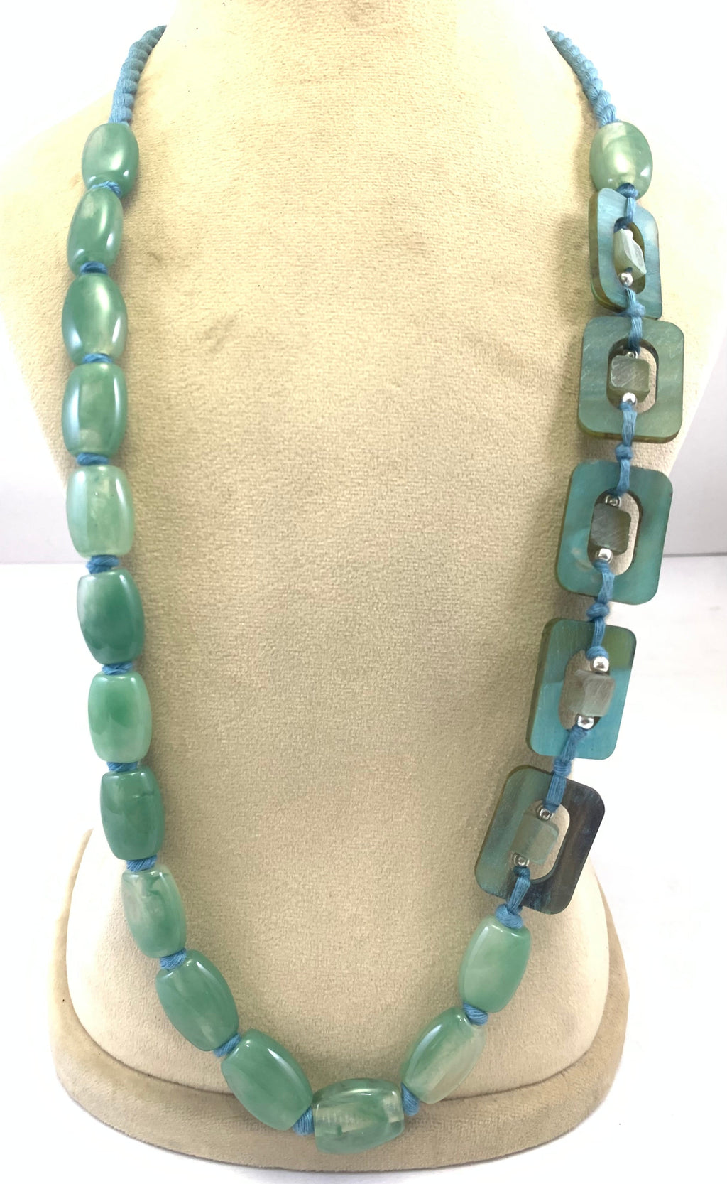 NK15153- COLLIER EN RÉSINE/PERLE EN CORNE/ANNEAU AVEC FIL TRESSÉ