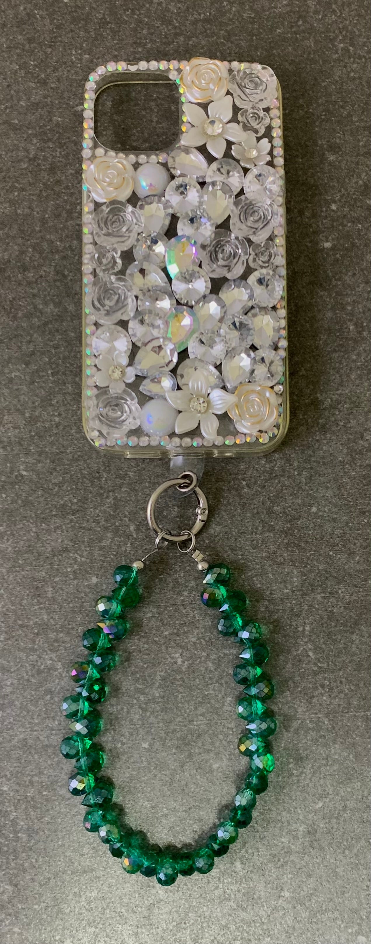 MIS3943A - TRENDY DIAMOND CUT GLASS BEAD HANGING MOBILE WRISTLET