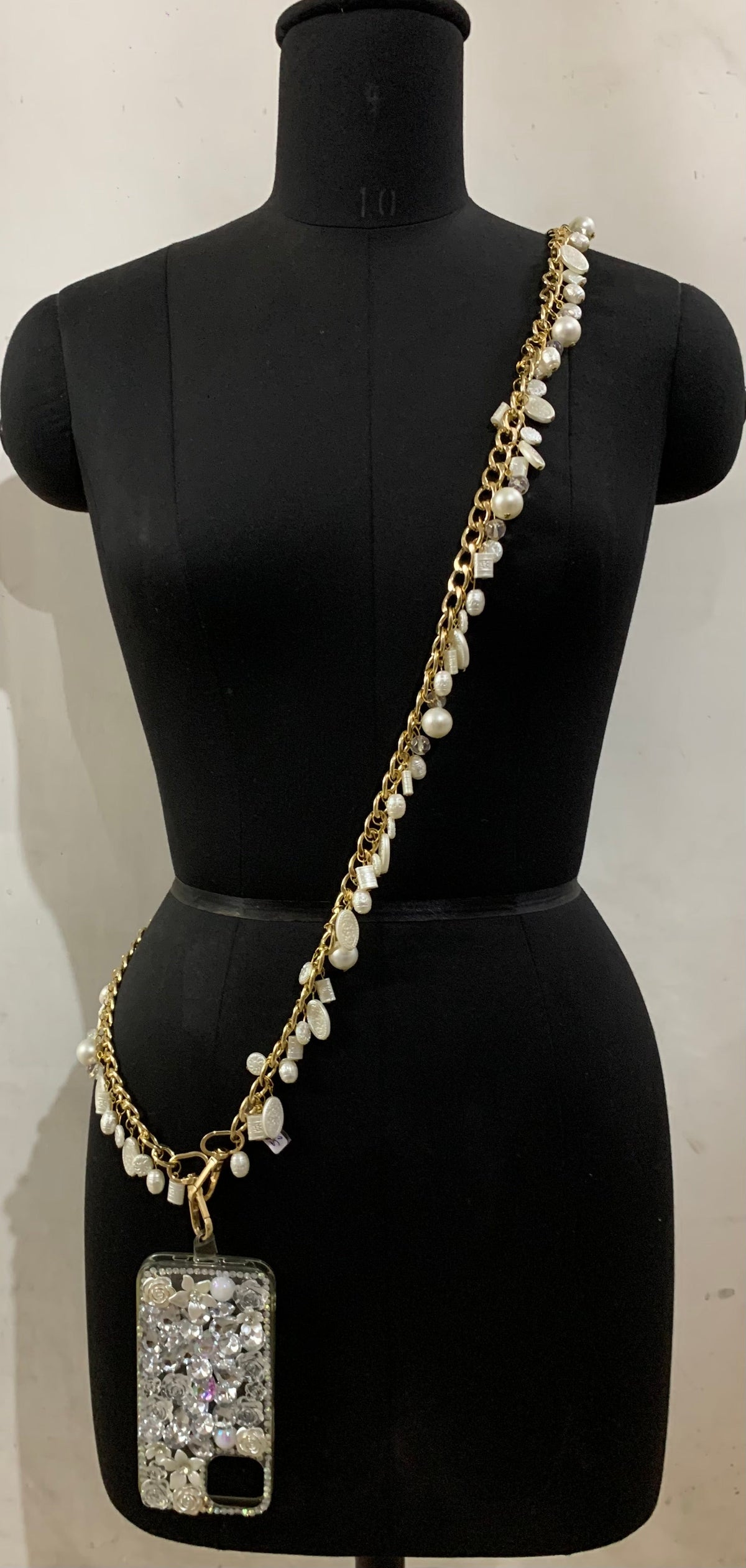 MIS3942 - TRENDY & STYLISH METAL CHAIN WITH BEADED HANGING LANYARD CROSSBODY, DURABLE DALIY USE HANGING CHAIN FOR MOBILE, CARD HOLDER & ACCESSORIES