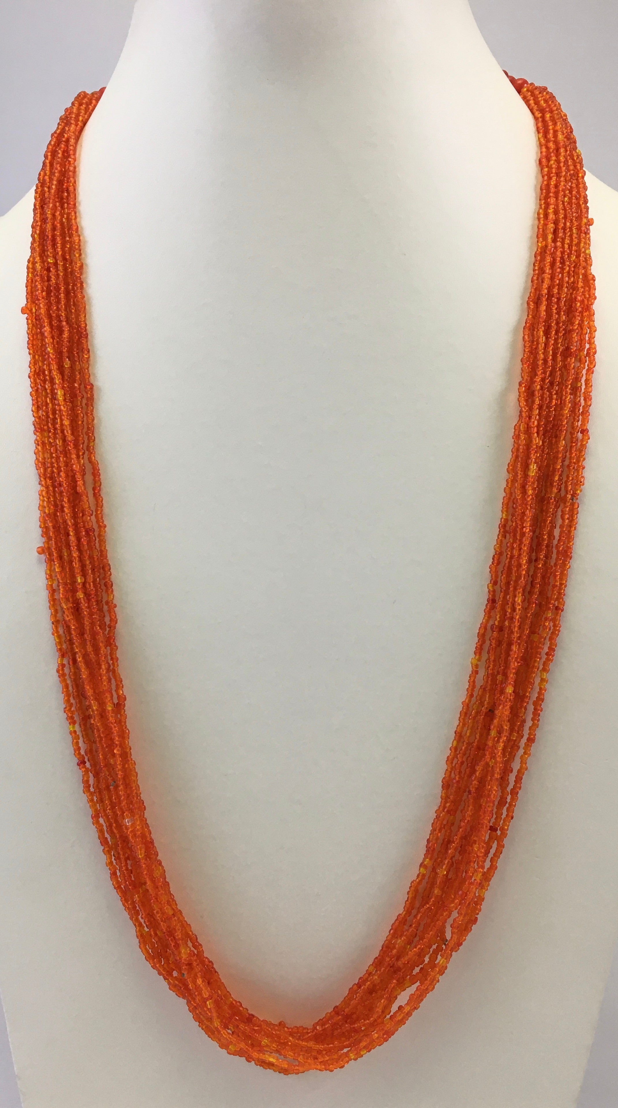 COLLIER DE PERLES DE ROCAILLE COULEUR ORANGE