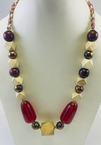 COLLIER EN BOIS, VERRE, RÉSINE AVEC PERLES ET FIL