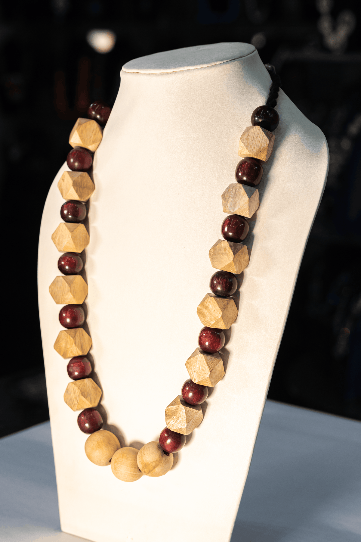 NK11076 - WOODEN/RESIN BEAD WITH THREAD BRAIDED NECKLACE