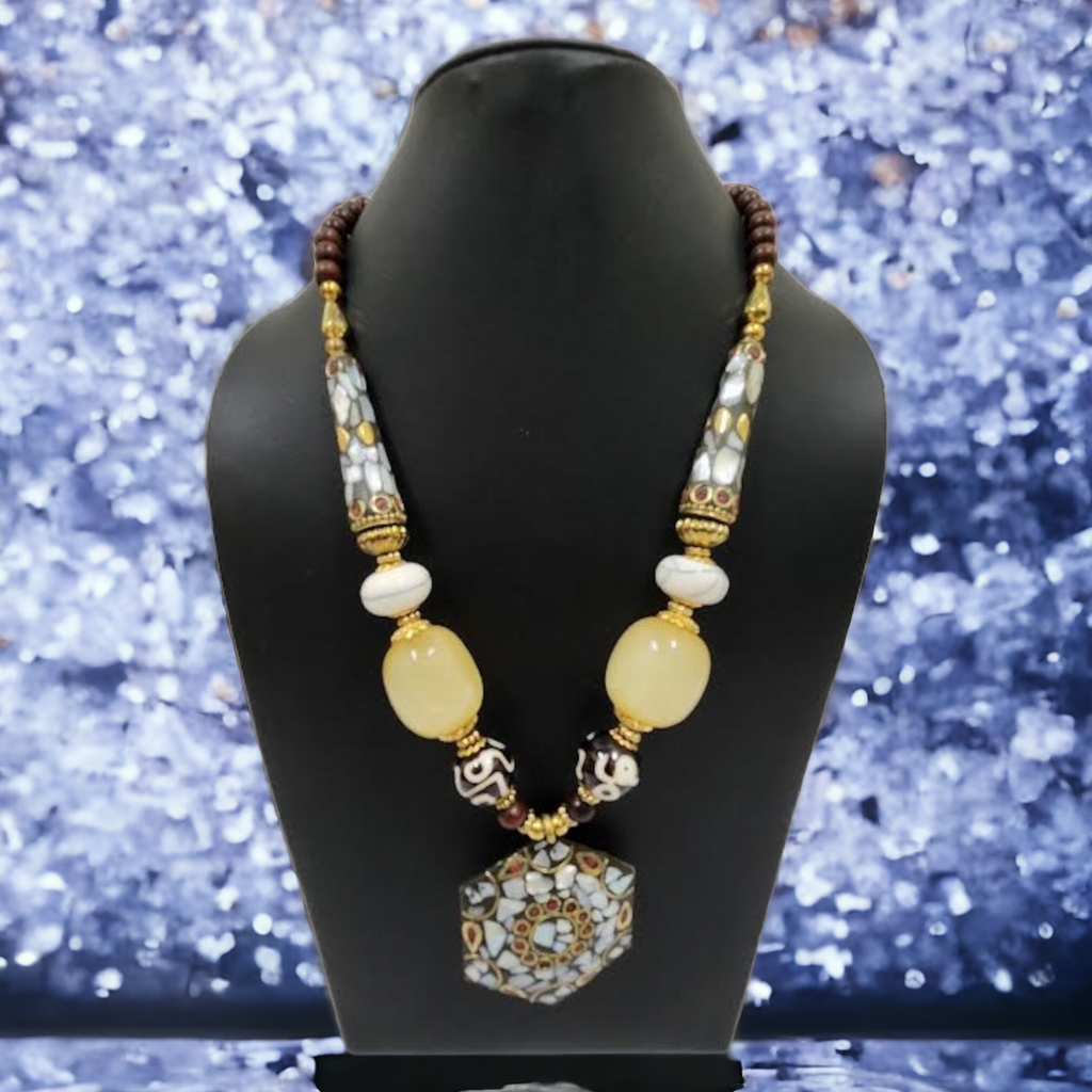 NK13072 - NATURAL ACRYLIC BEAD PENDANT NECKLACE