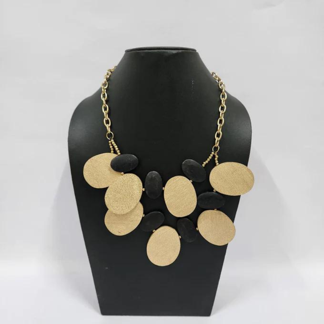 COLLIER EN BOIS DORÉ ET NOIR