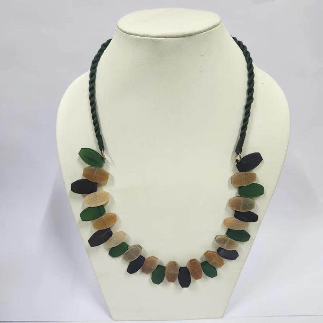 Dori Necklace with Multicolor Horn Bead