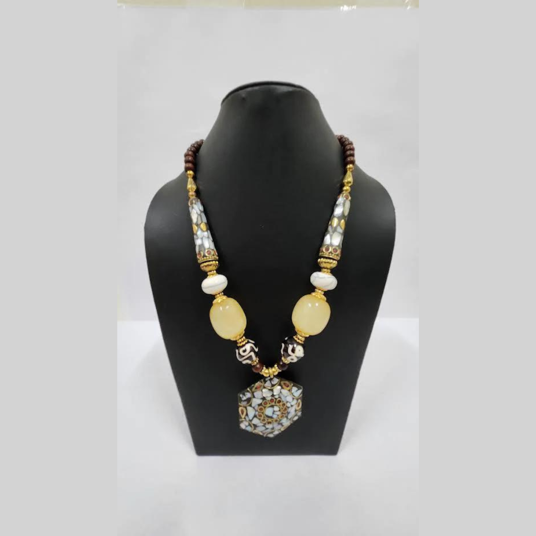 NK13072 - NATURAL ACRYLIC BEAD PENDANT NECKLACE