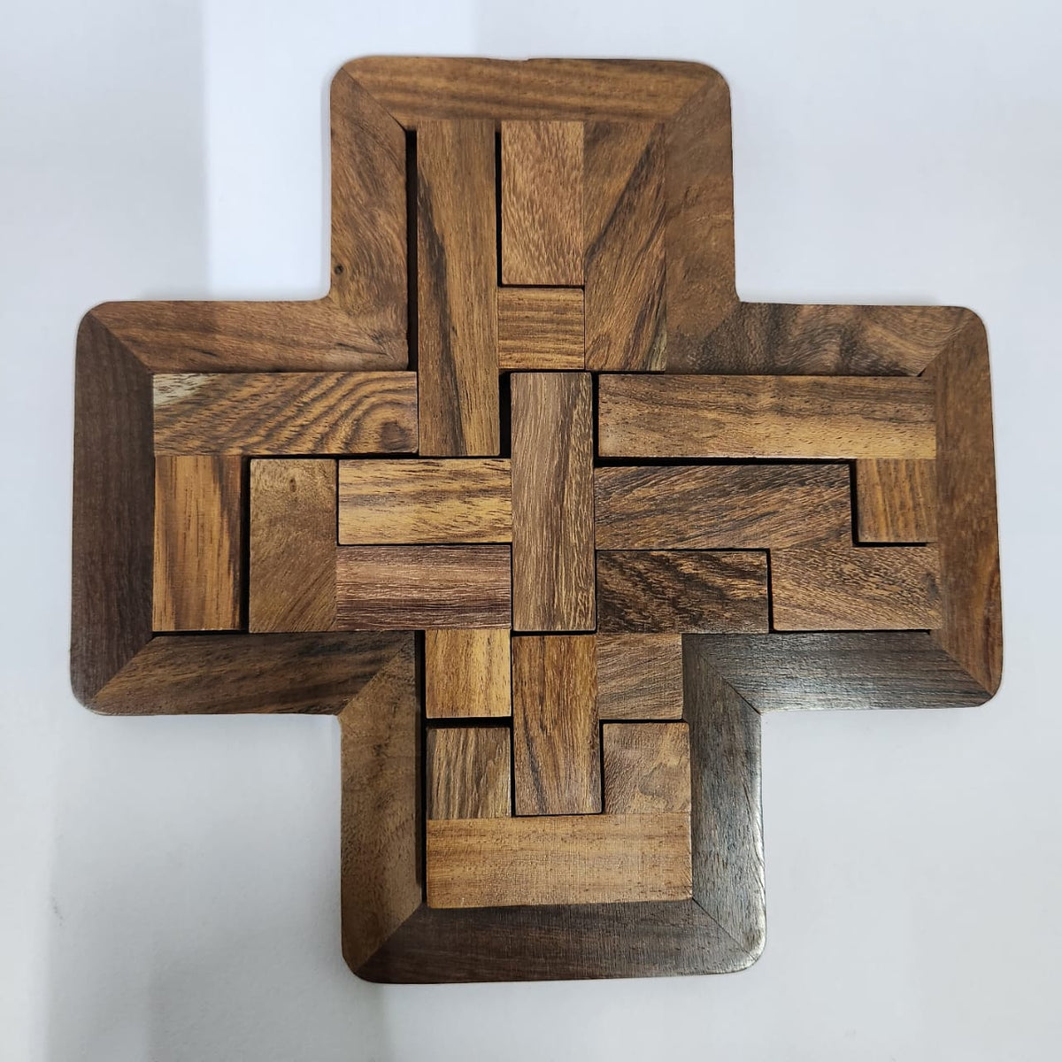 HOLZ-PUZZLE-SPIEL
